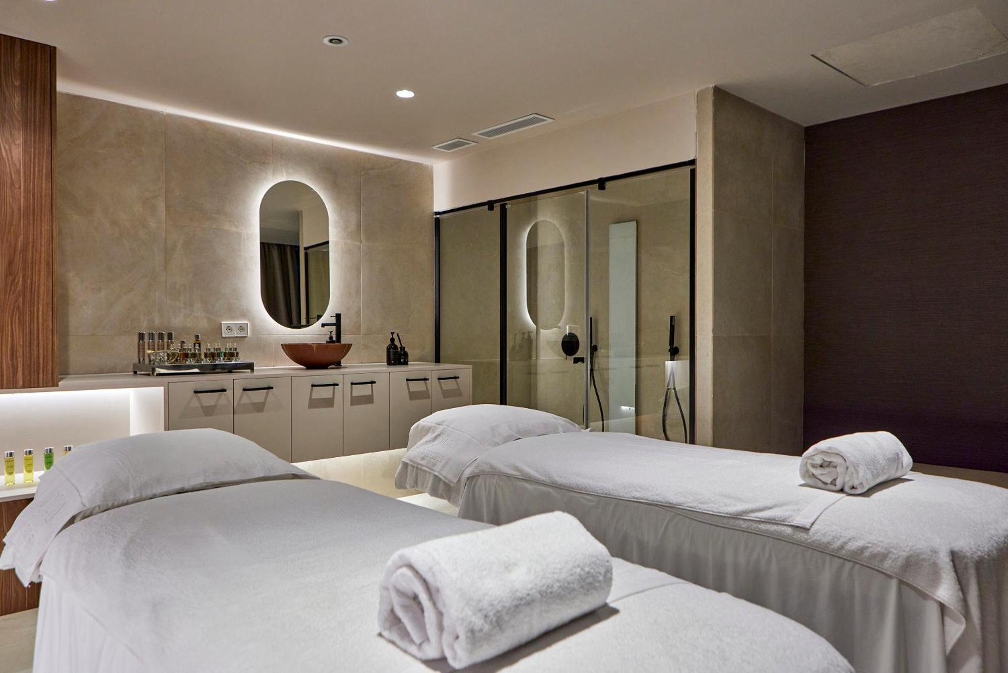 Universal Grand Leon & Spa كولونيا سانت خورذي المظهر الخارجي الصورة