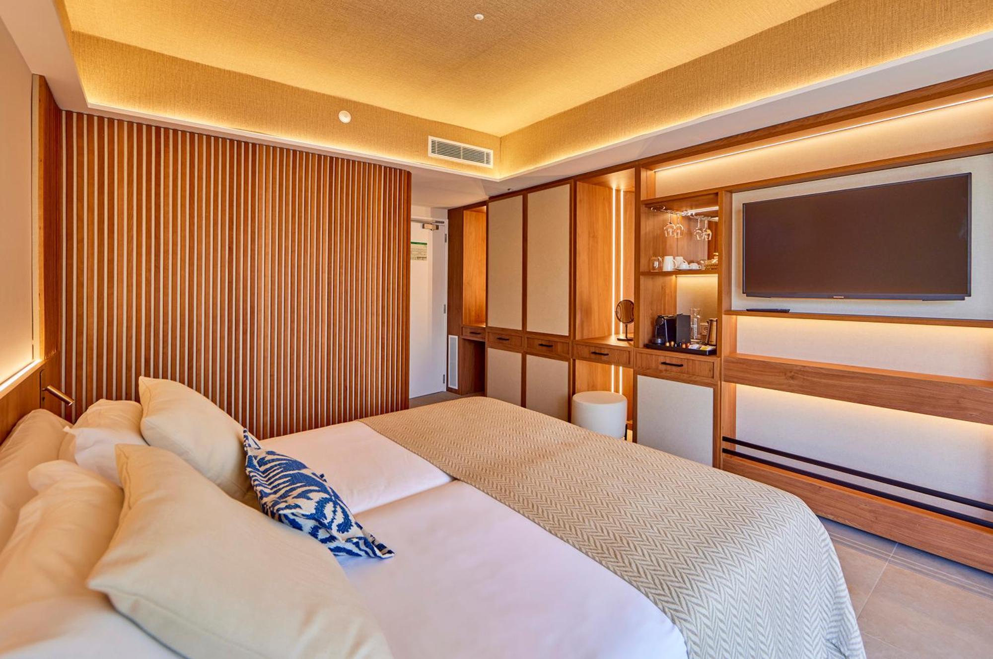 Universal Grand Leon & Spa كولونيا سانت خورذي المظهر الخارجي الصورة