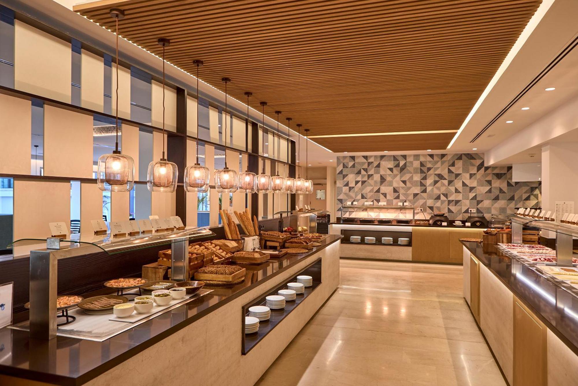 Universal Grand Leon & Spa كولونيا سانت خورذي المظهر الخارجي الصورة